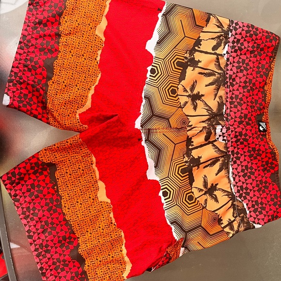 Pawa - Size 34 - Mens Board Shorts - Includes Bottle Opener - Picture 8 of 13